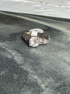 Vintage-Inspired Silver Cubic Zirconia Solitaire Ring *size 9*